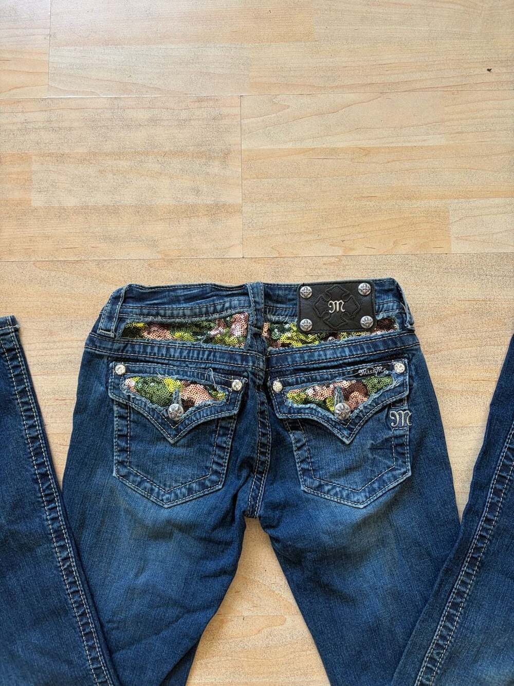 Miss Me Signature Boot Jeans Size 25 Blue Camo Sequin